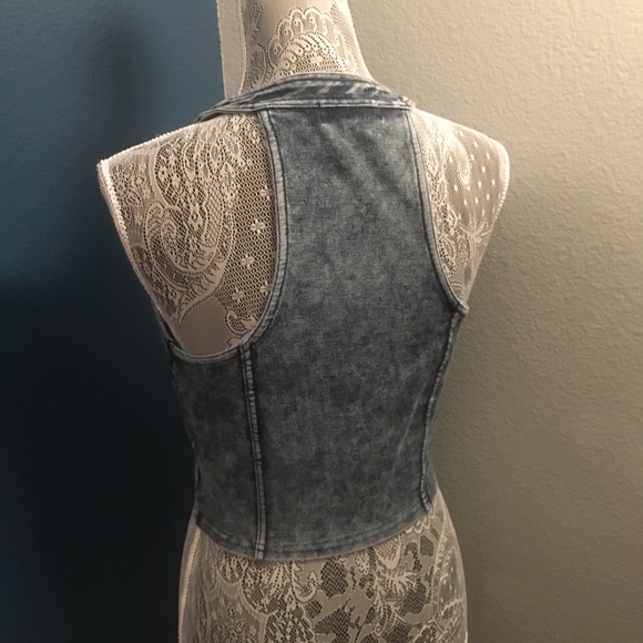 Marilyn Monroe Denim Look Vest w/ Zipper Sz Medium - Picture 2 of 3